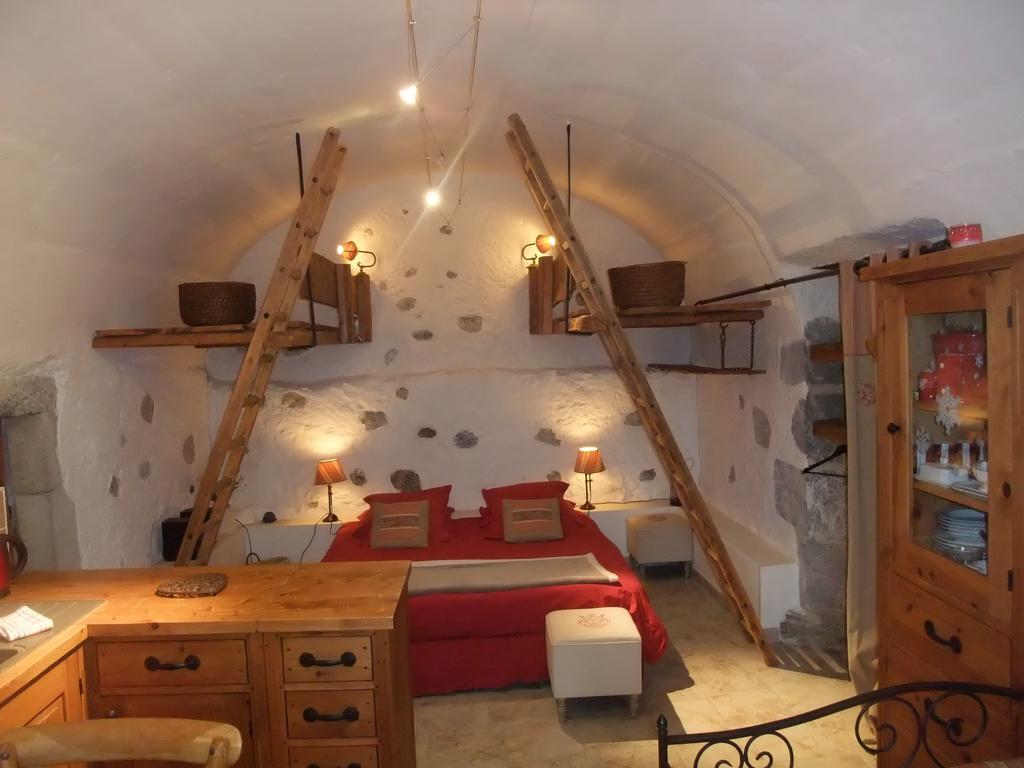 Le Domaine Du Grand Cellier Chambres D'Hotes En Savoie Tournon Phòng bức ảnh