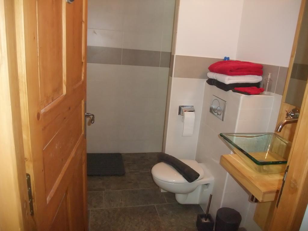 Le Domaine Du Grand Cellier Chambres D'Hotes En Savoie Tournon Ngoại thất bức ảnh