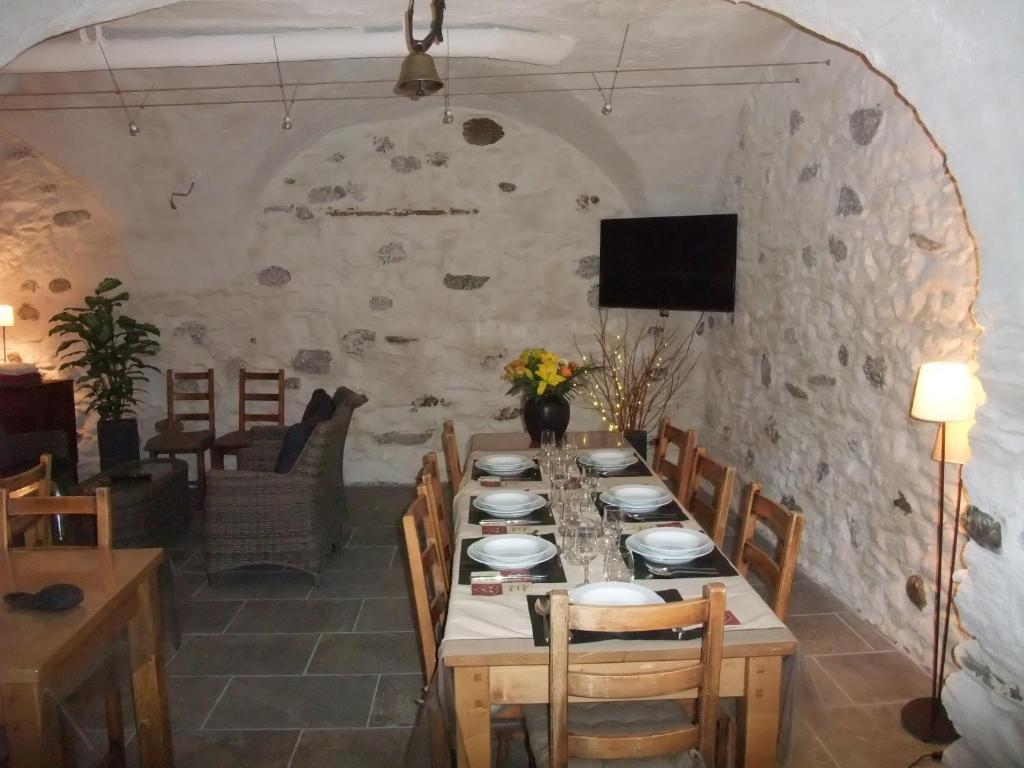 Le Domaine Du Grand Cellier Chambres D'Hotes En Savoie Tournon Ngoại thất bức ảnh
