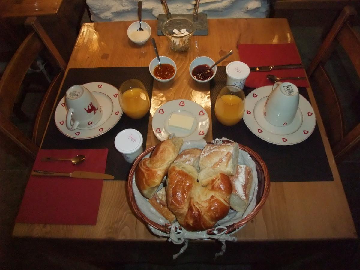 Le Domaine Du Grand Cellier Chambres D'Hotes En Savoie Tournon Ngoại thất bức ảnh