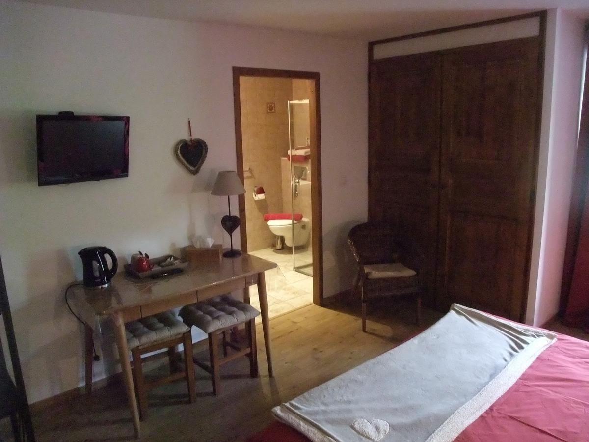 Le Domaine Du Grand Cellier Chambres D'Hotes En Savoie Tournon Ngoại thất bức ảnh